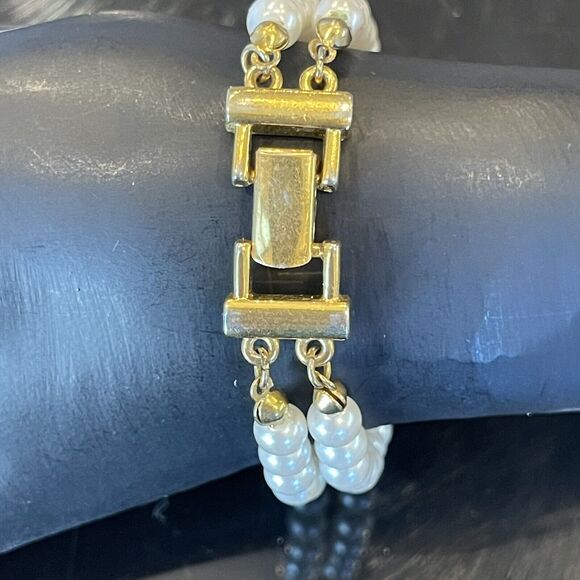 Vintage Napier Bracelet Faux Pearl Double Strand Gold Tone Pat Number 7” - Picture 2 of 6